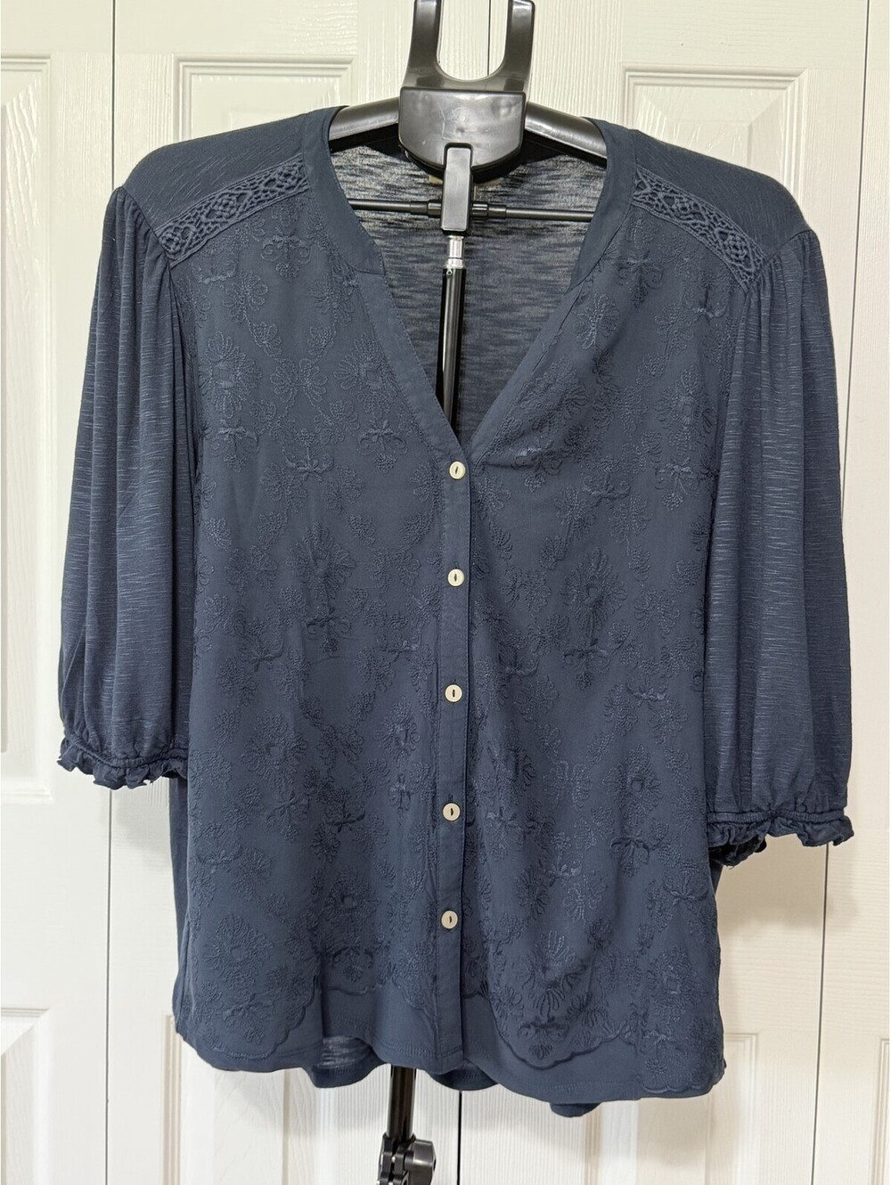 Democracy Top Womens XL Blue Floral Embroidered Button 3/4 Sleeve Tunic Blouse